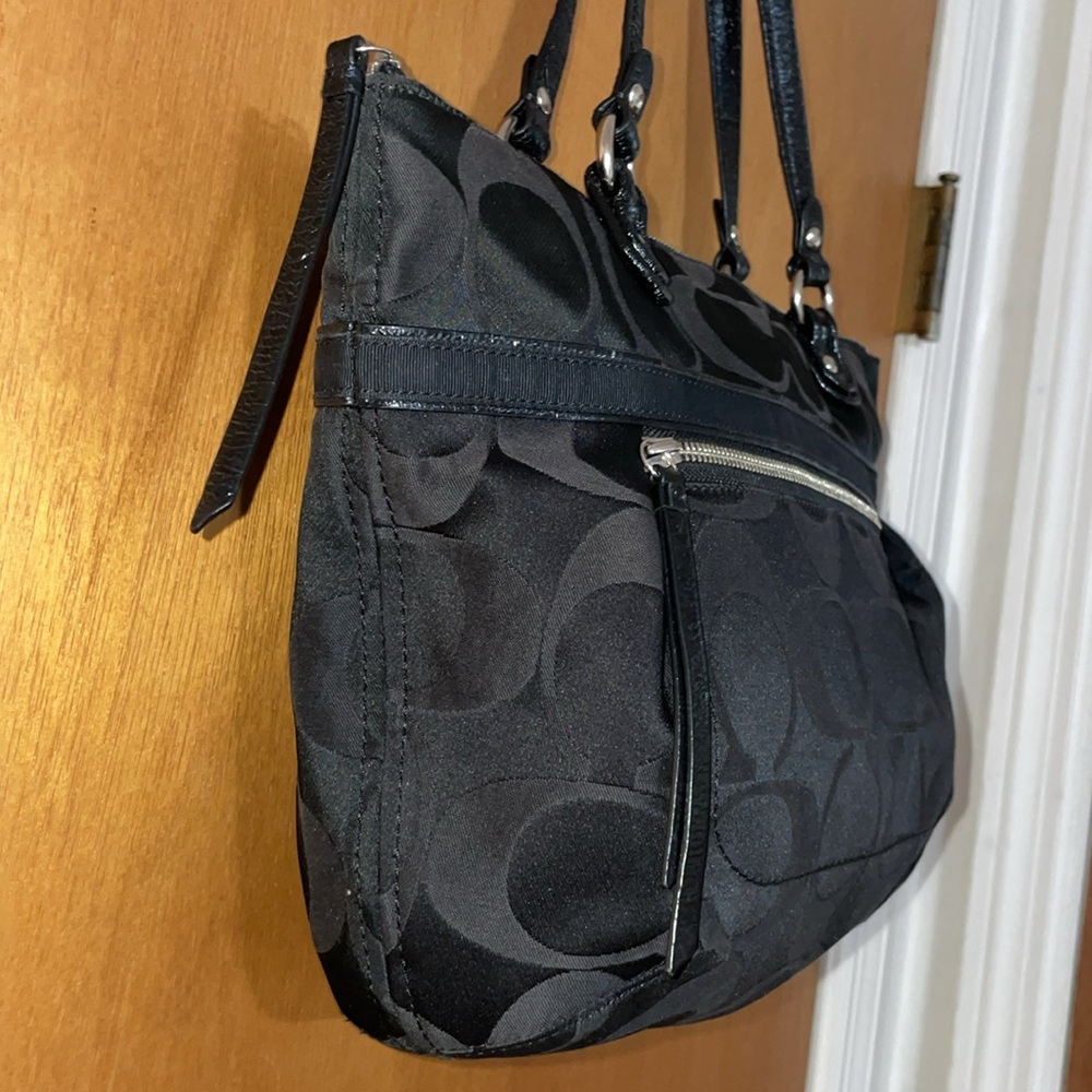 •COACH•BLACK SIGNATURE "C" LOGO TOTE BAG GUC - Picture 5 of 12